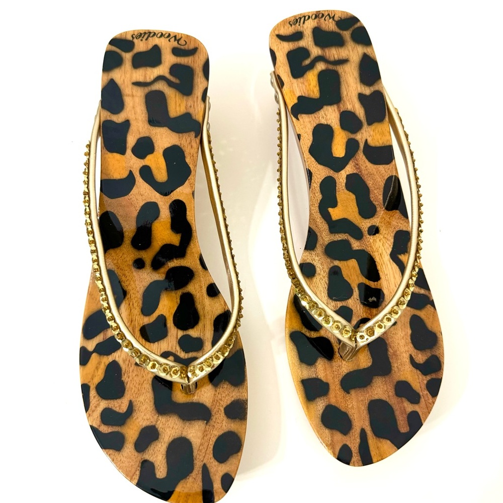 Woodies Leopard Print Women's Sandals with Gold Accents size 9 - Picture 2 of 7